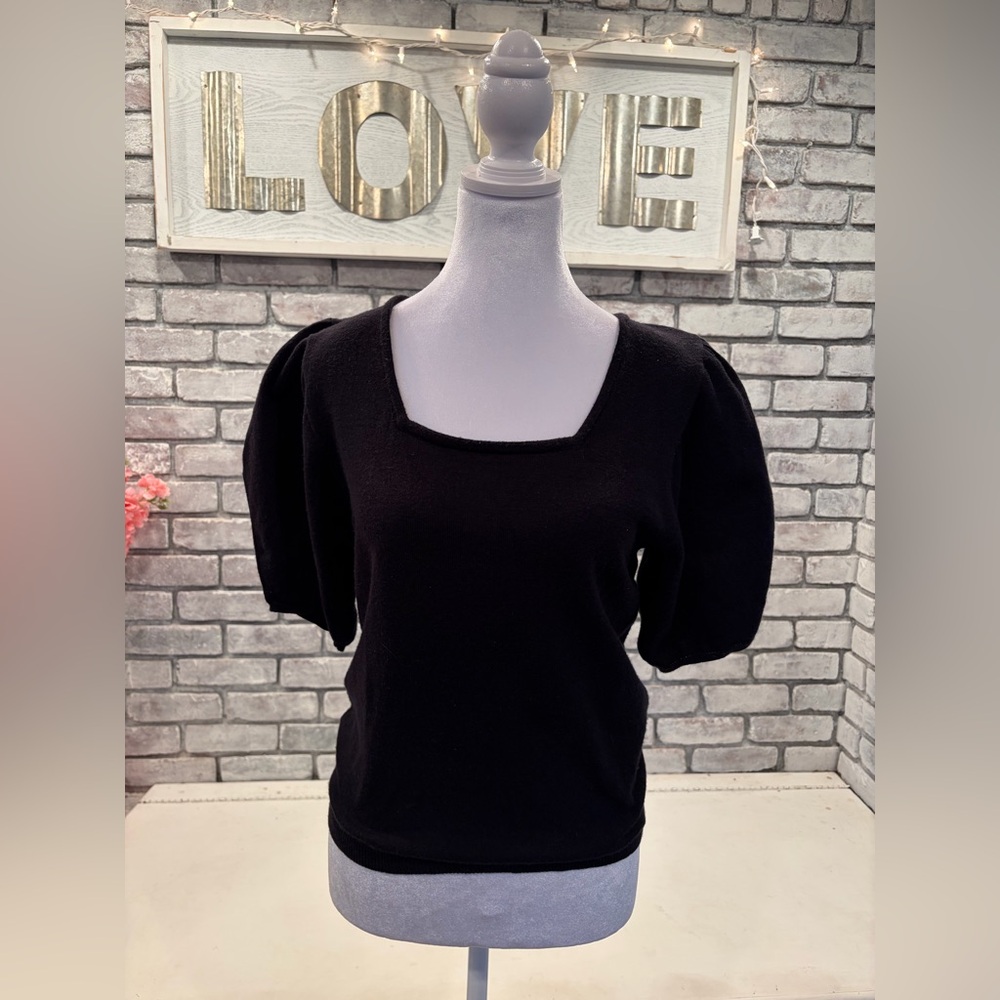 Black short sleeved sweater
